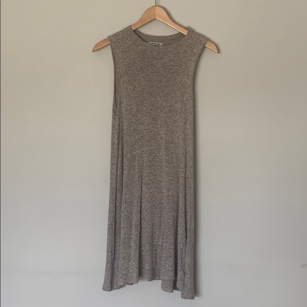 Sleeveless shift dress